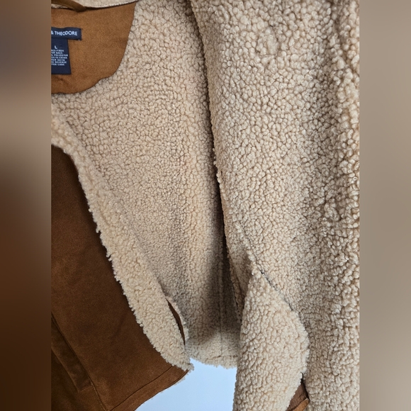 Chealsa & Theodore faux suede sherpa lined hooded coat in Carmel | size L - Picture 9 of 9